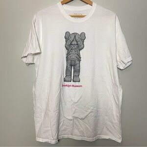 KAWS WHAT PARTY BROOKLYN MUSEUM 2021 SPACE TEE SHIRT WHITE GREY SIZE XL